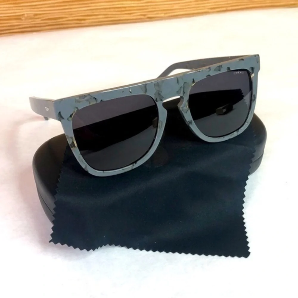 KOMONO Bennet Concrete Sunglasses NEW grey